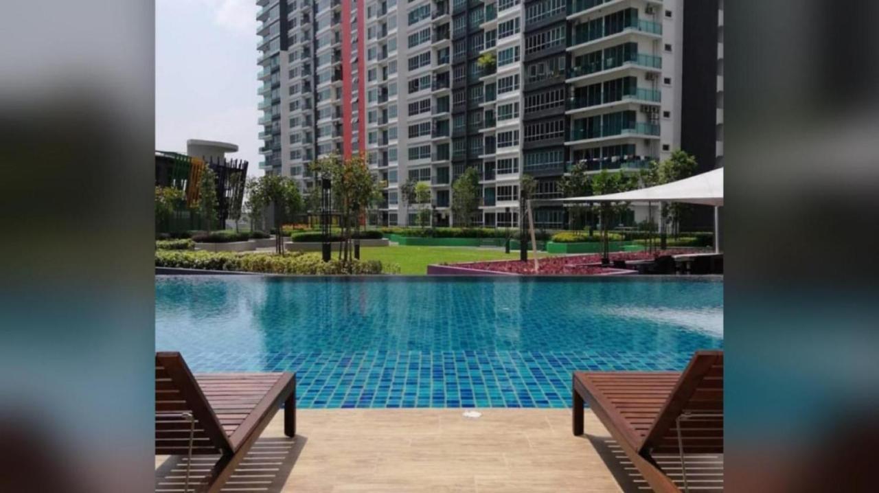 Rantissi Homestay The Zizz Damansara North Petaling Jaya Exterior foto